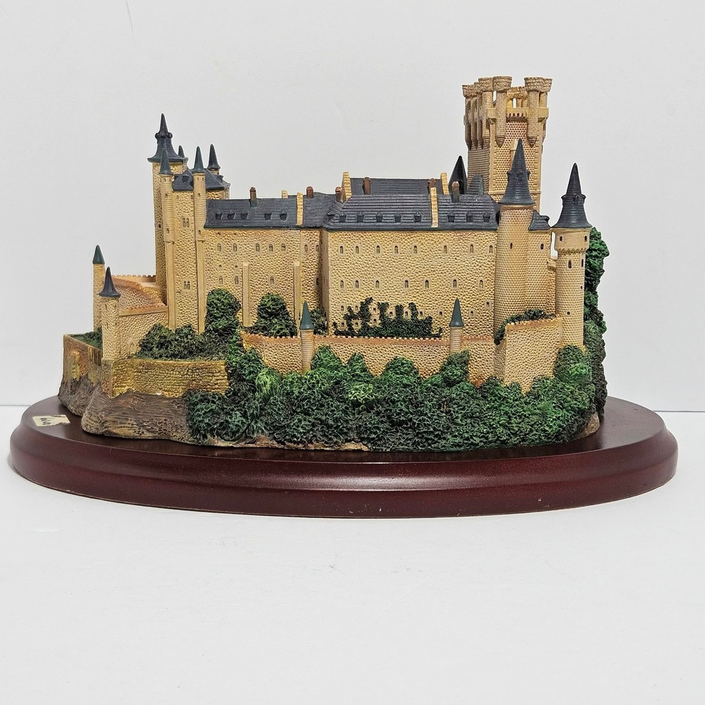 Lenox Alcazar de Segovia Great Castles of the World 1995 Figurine Sculpture